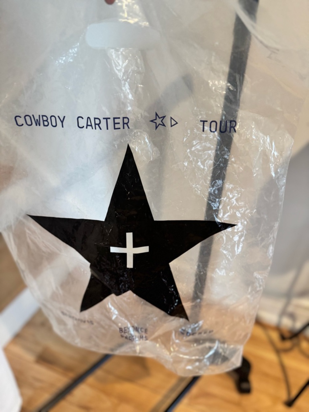 Beyoncé Cowboy Carter White Graphic Short Sleeve Tee - Picture 6 of 7